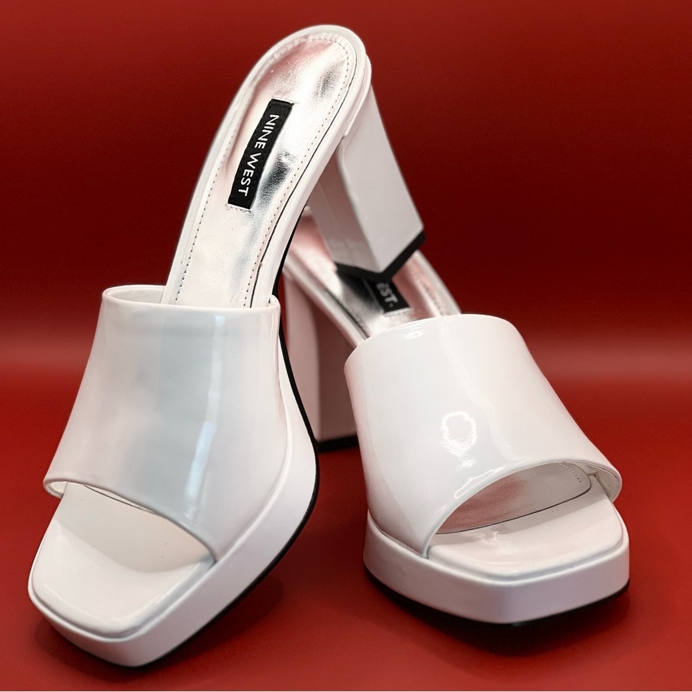Nine West Women’s Size 8 Platform sandals- White- NWOT